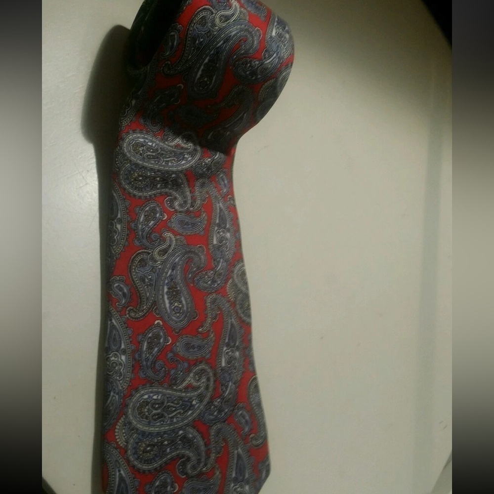 Authentic Christian dior Silk multi colored paisley print stunner tie. - Picture 5 of 14
